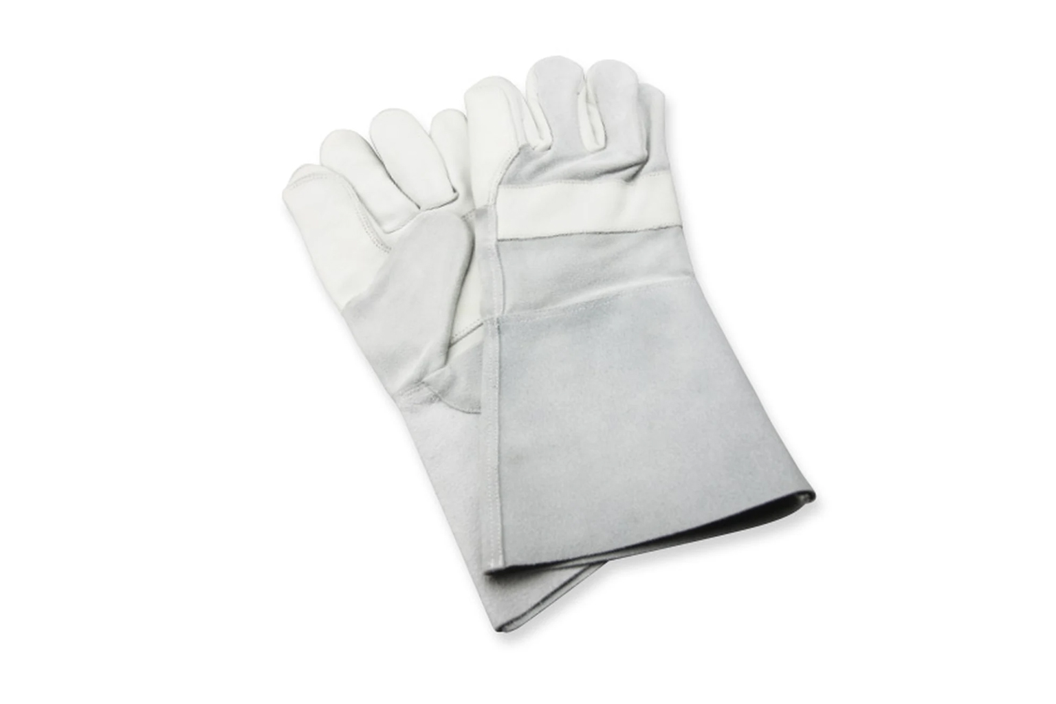 Schutzhandschuhe für Gießereien müssen je nach Tätigkeit vor Hitze, Abrieb, Schnittverletzungen, mechanischer Belastung oder öligen Oberflächen schützen. Neben Schutzwirkung zählen Passform, Tragekomfort und Verfügbarkeit.